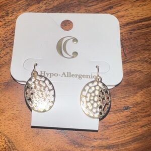 New! Gold Tone Dangle Earrings